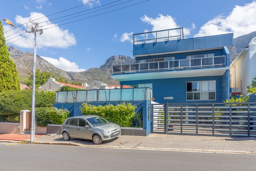 7 Bedroom Property for Sale in Oranjezicht Western Cape